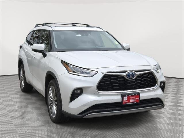 Certified Used 2024 Wind Chill Pearl Toyota Platinum image 35