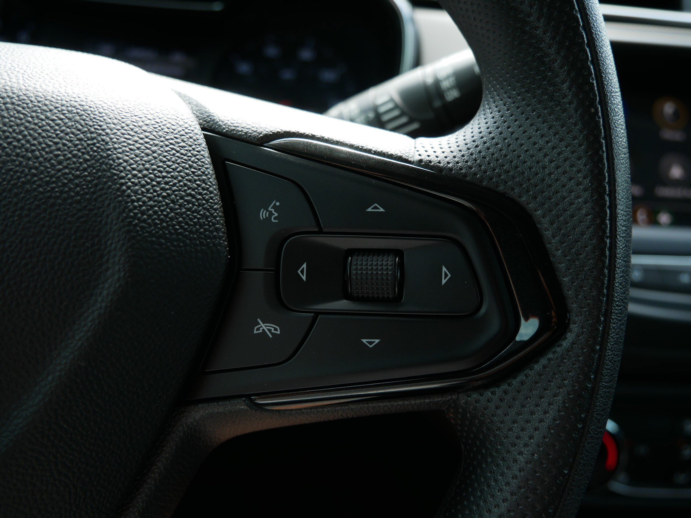 Used 2022 Satin Steel Metallic Chevrolet LT image 29