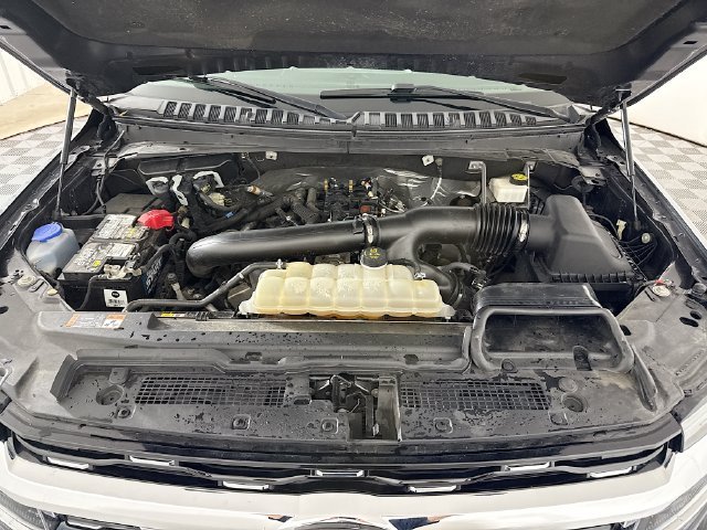 Used 2022  Ford Limited image 32