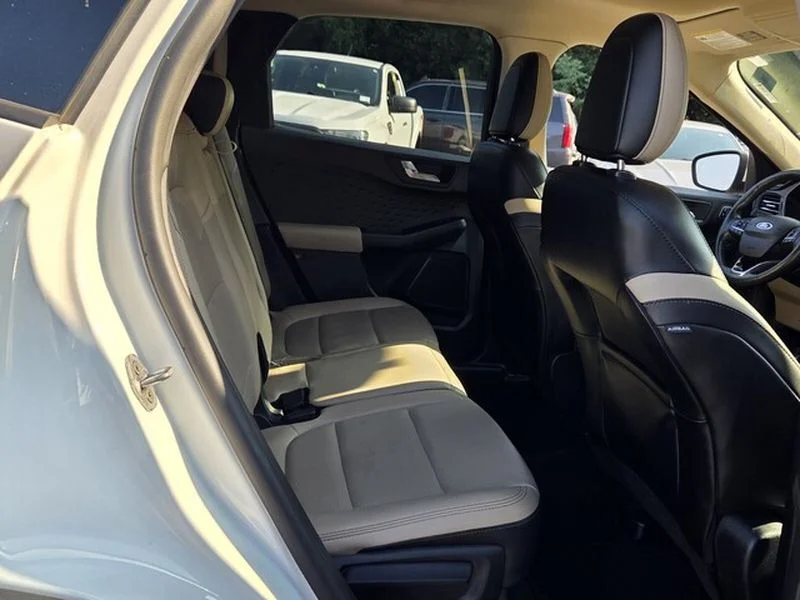 Used 2020 Star White Ford SEL image 19