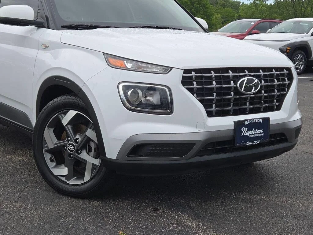 Used 2022 Ceramic White Hyundai SEL image 2