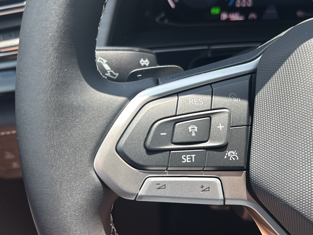 New 2026 Black Volkswagen 2.0T SE w/Technology image 22