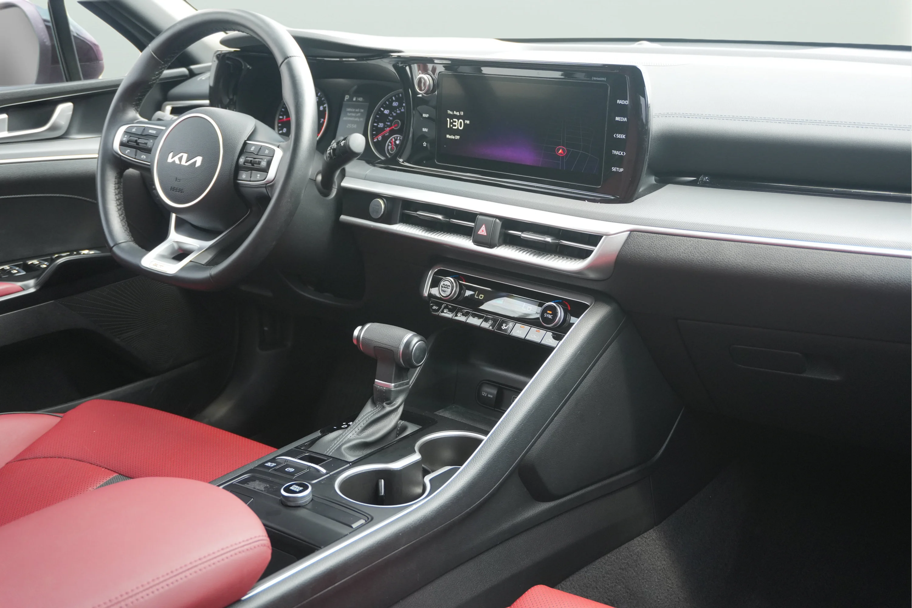 Used 2023 Wolf Gray Kia GT-Line image 23