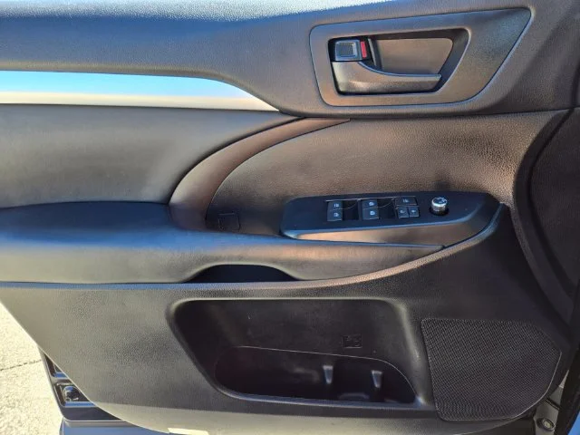 Used 2019 Black Toyota LE Plus image 37
