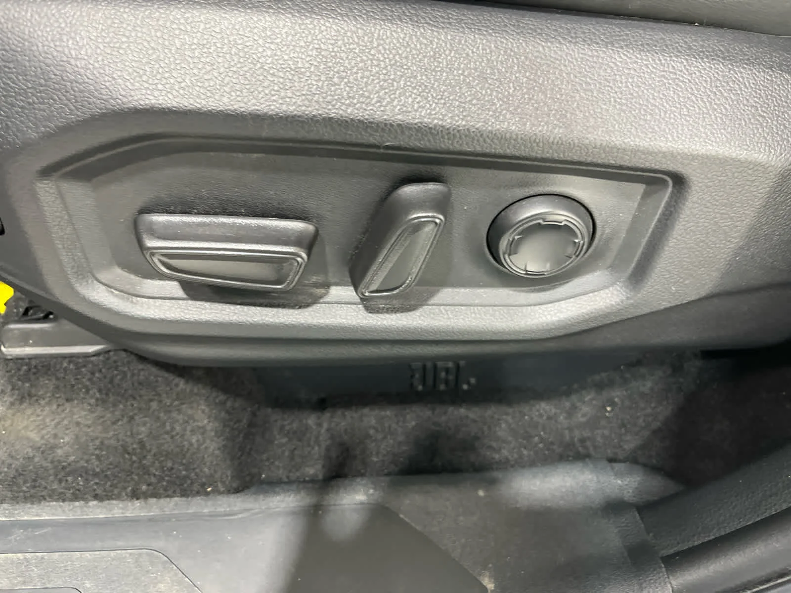 Used 2023  Toyota Capstone Hybrid image 17