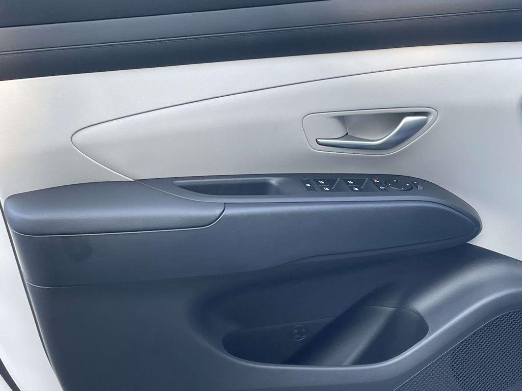 New 2026 White Hyundai SEL FWD image 16