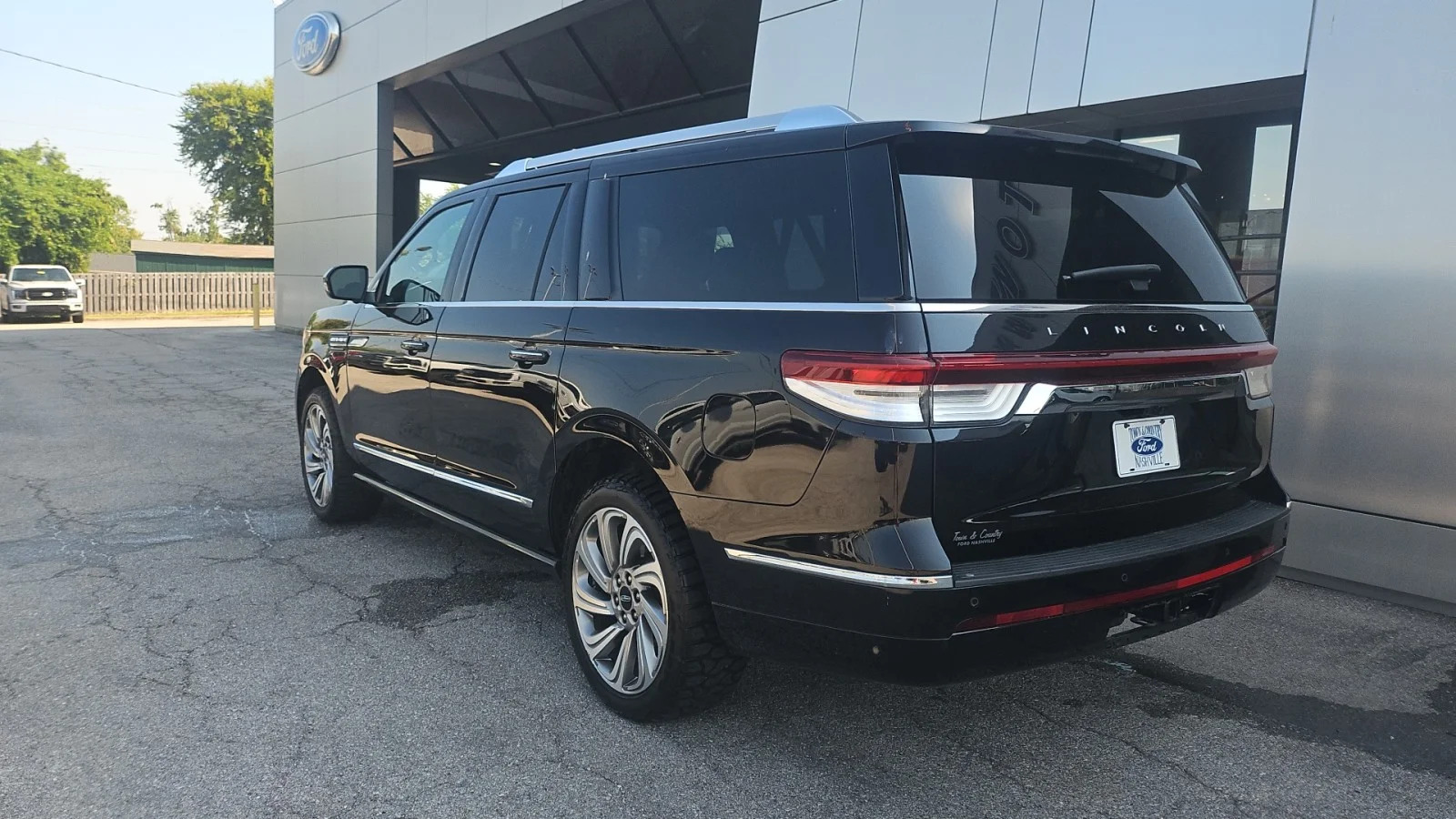 Used 2022 Black Lincoln Reserve 4WD image 4