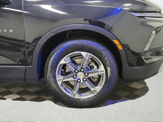 Used 2025 Black Chevrolet LT image 22