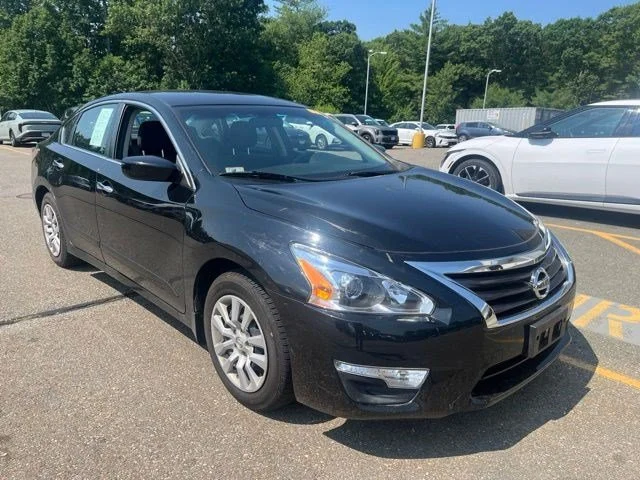 Used 2015 Super Black Nissan 2.5 S image 1
