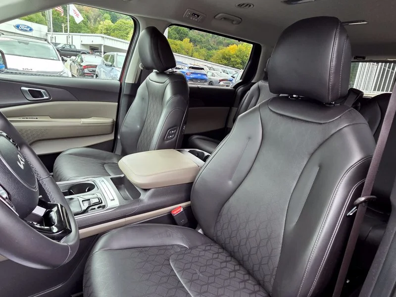 Used 2026 Red Kia EX image 29