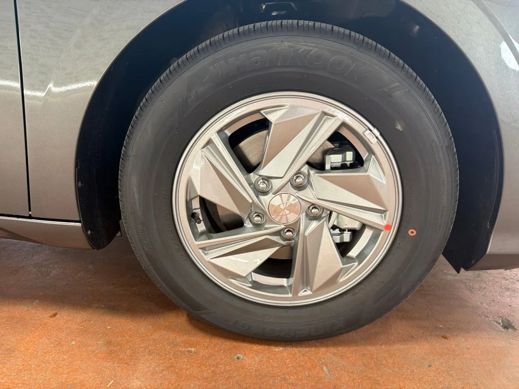 New 2026 Amazon Gray Hyundai SE image 10