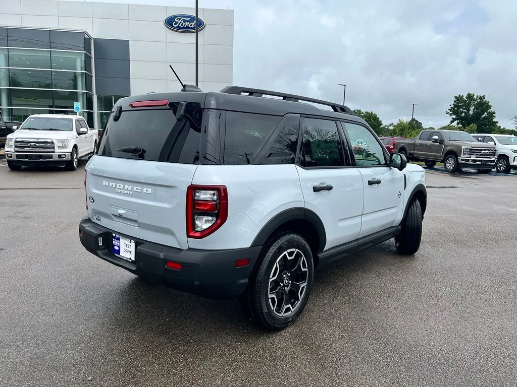 New 2026 White Ford Outer Banks image 5