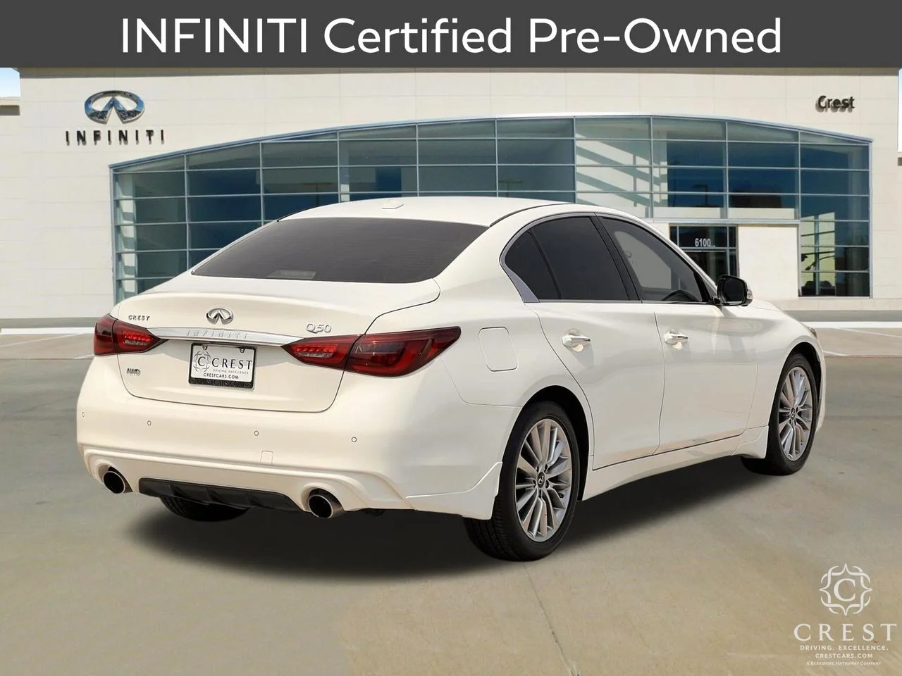 Certified Used 2023 Pure White INFINITI LUXE image 3