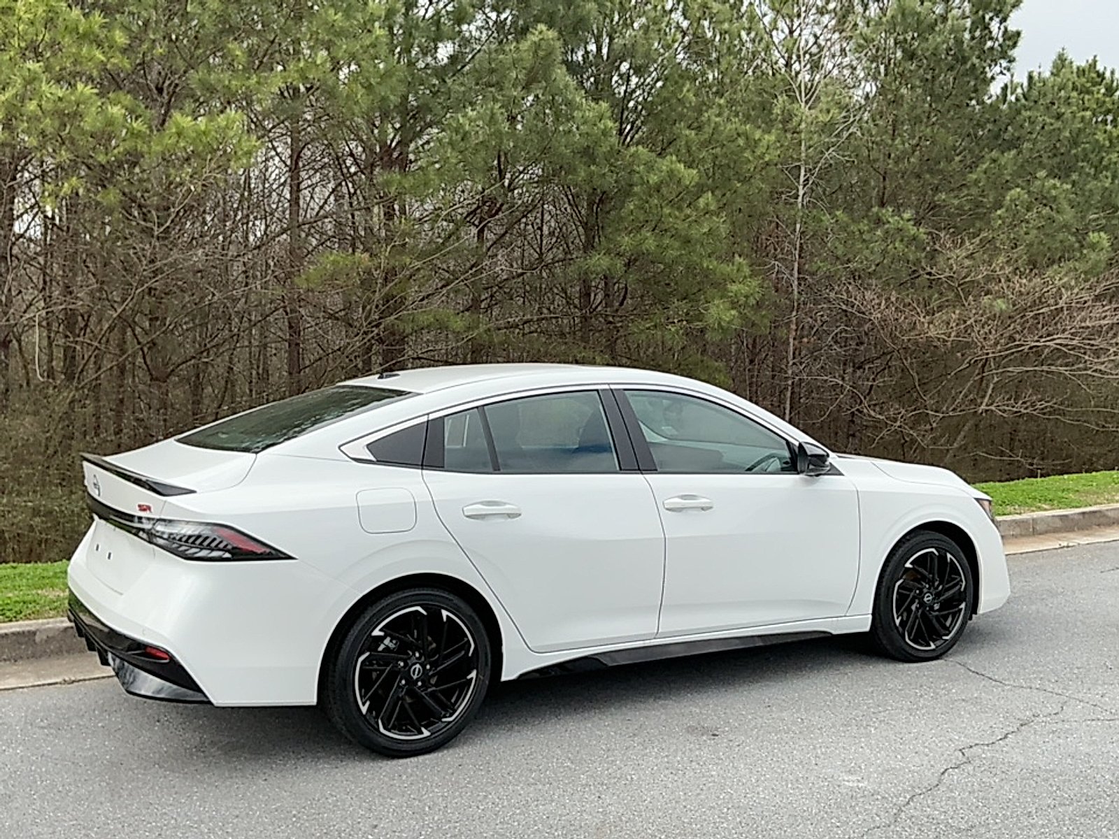 New 2026 Aspen White Tricoat Nissan SR image 2