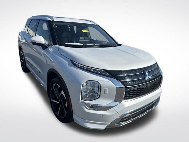 Used 2024  Mitsubishi SEL image 8