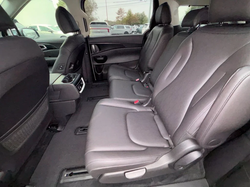 Used 2026  Kia  image 19