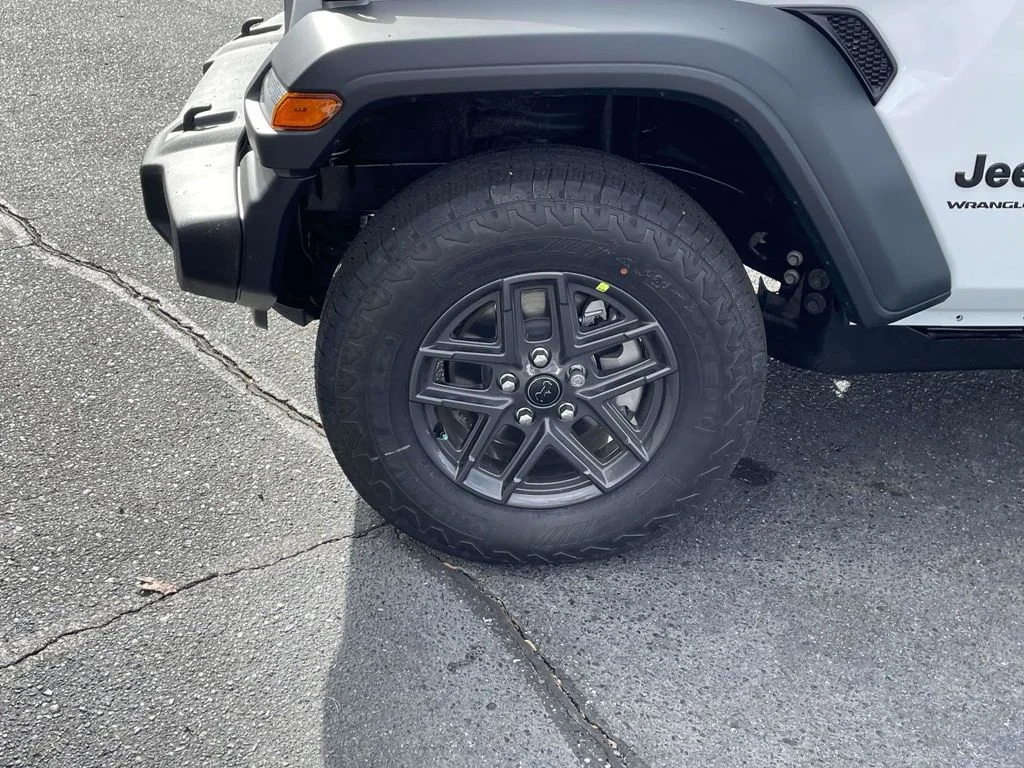 New 2026 Bright White Clear-Coat Exterior Paint Jeep Sport image 10