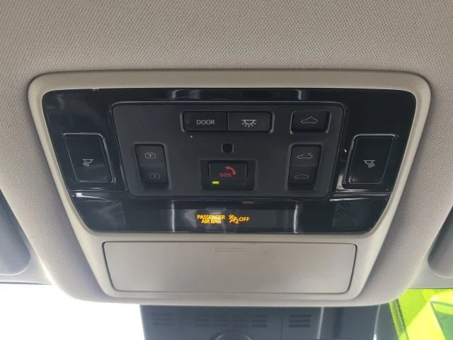 Certified Used 2024  Toyota Platinum image 25