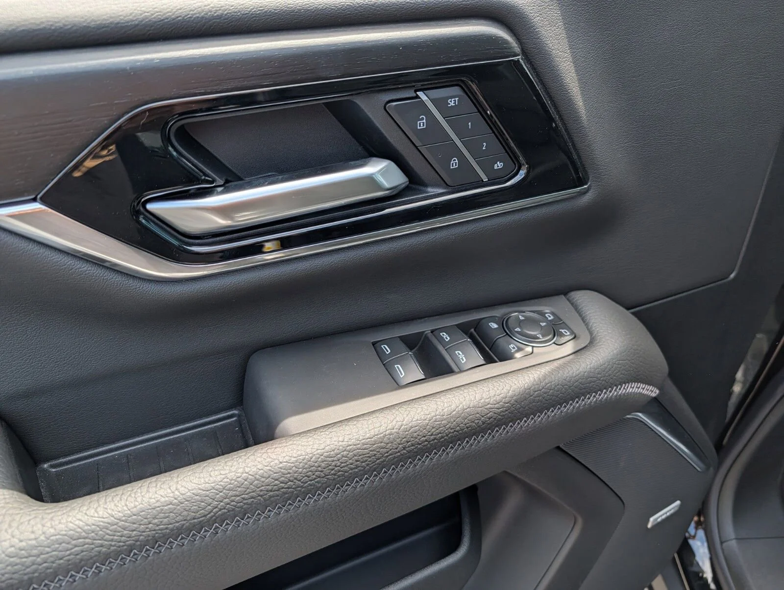 2026 GMC Yukon Denali - Photo 34