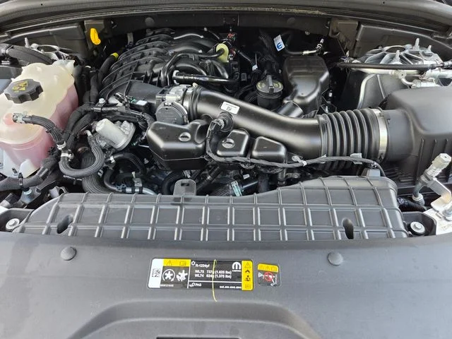 Used 2025 Silver Jeep Limited image 32