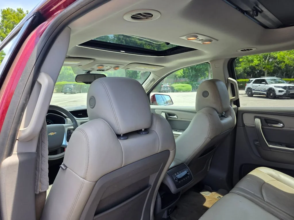 Used 2015 SIREN RED TINTCOAT Chevrolet LT image 27