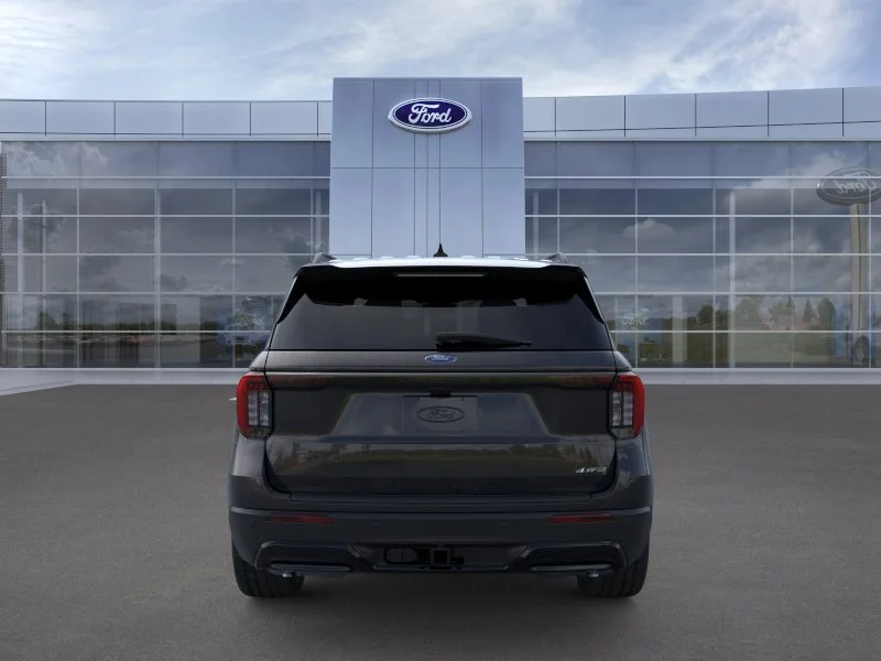 New 2026 Agate Black Metallic Ford ST-Line image 5
