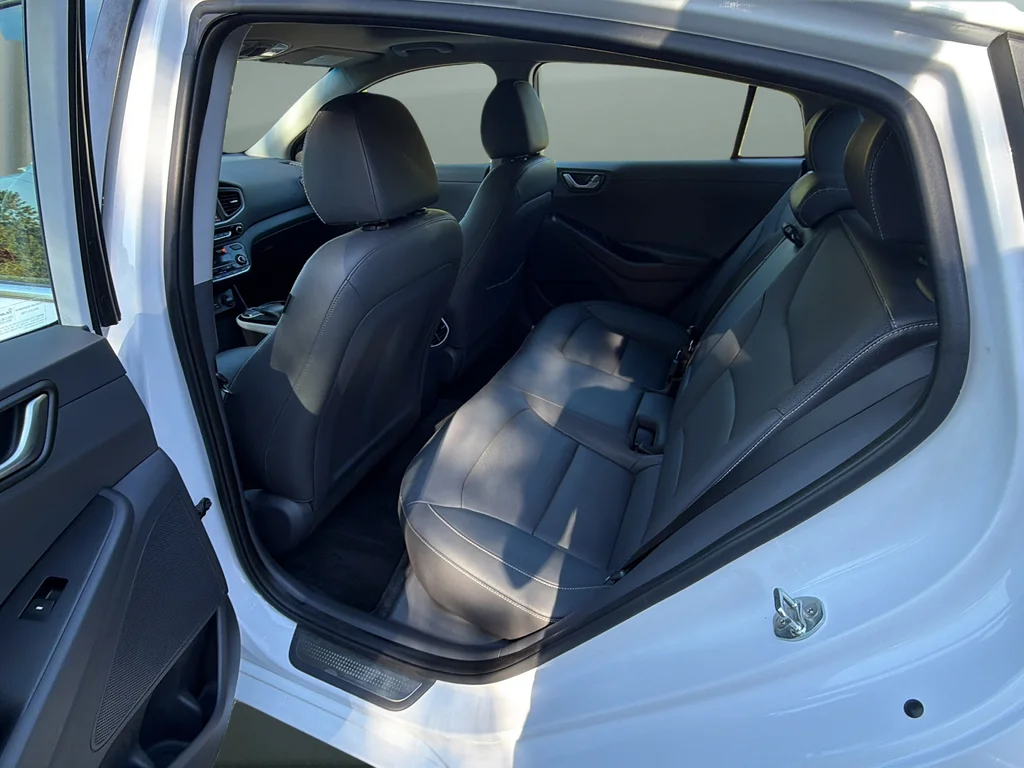 Used 2019 Ceramic White Hyundai Limited image 12