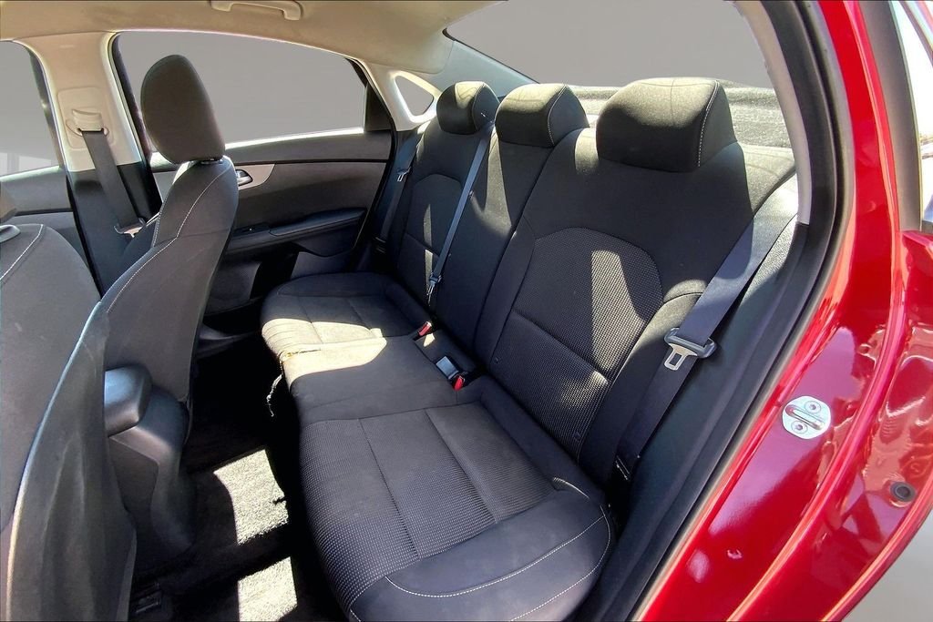 Used 2020 Currant Red Kia LXS image 24