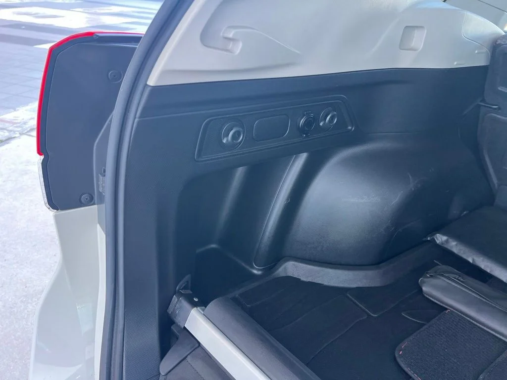 Used 2019 White Subaru Sport image 32