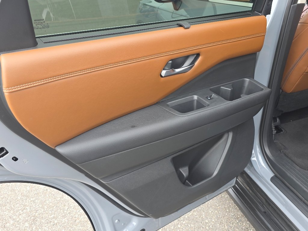 Used 2023 Boulder Gray Pearl Nissan Platinum image 31
