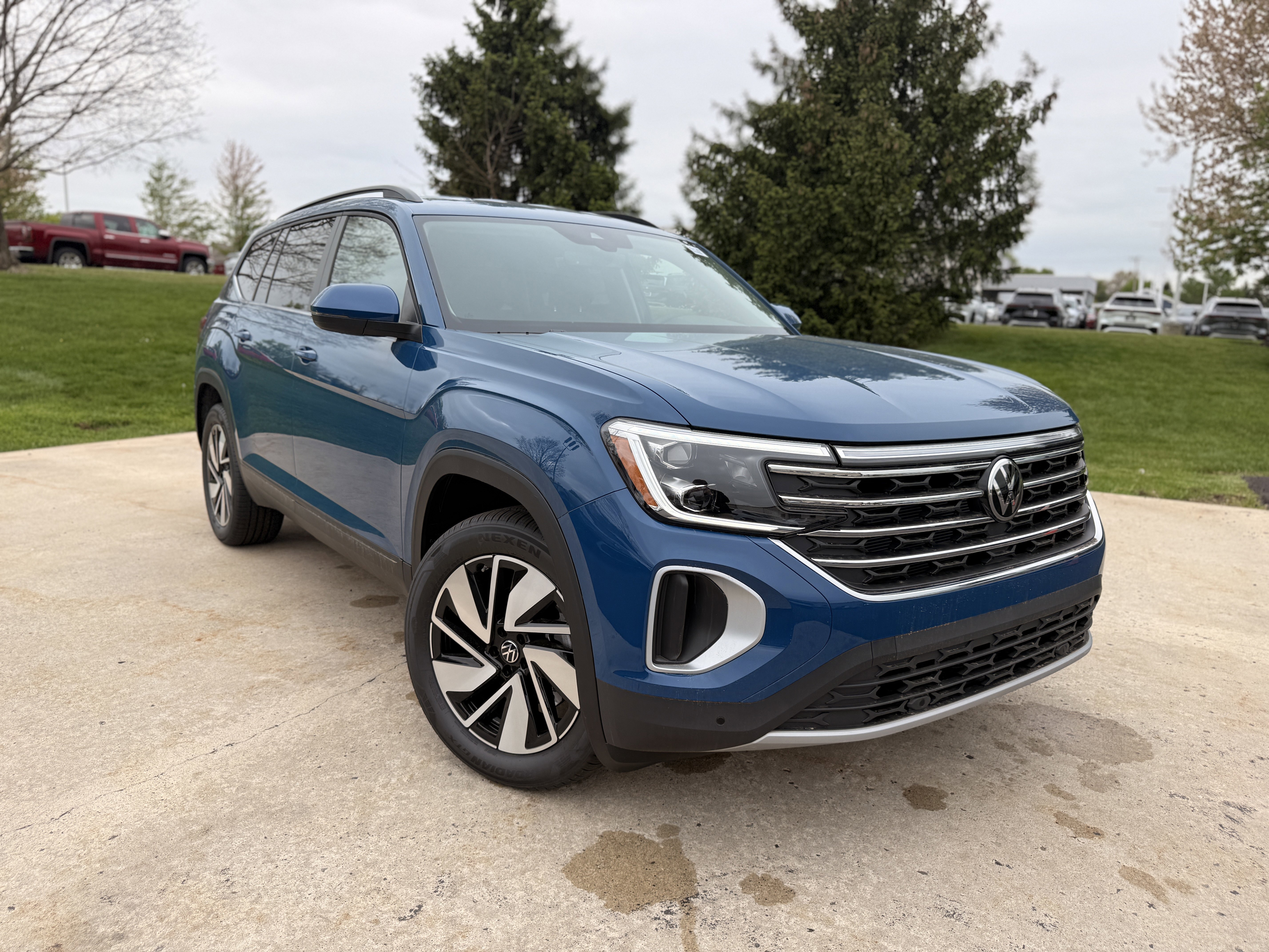 New 2026 Volkswagen Atlas 2.0T SE w/Technology Sport Utility in