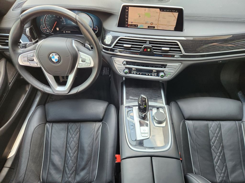 Used 2019 White Metallic BMW 750i image 26
