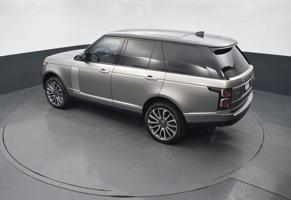 Used 2019 Silver Land Rover 5.0L V8 Supercharged Autobiography image 40