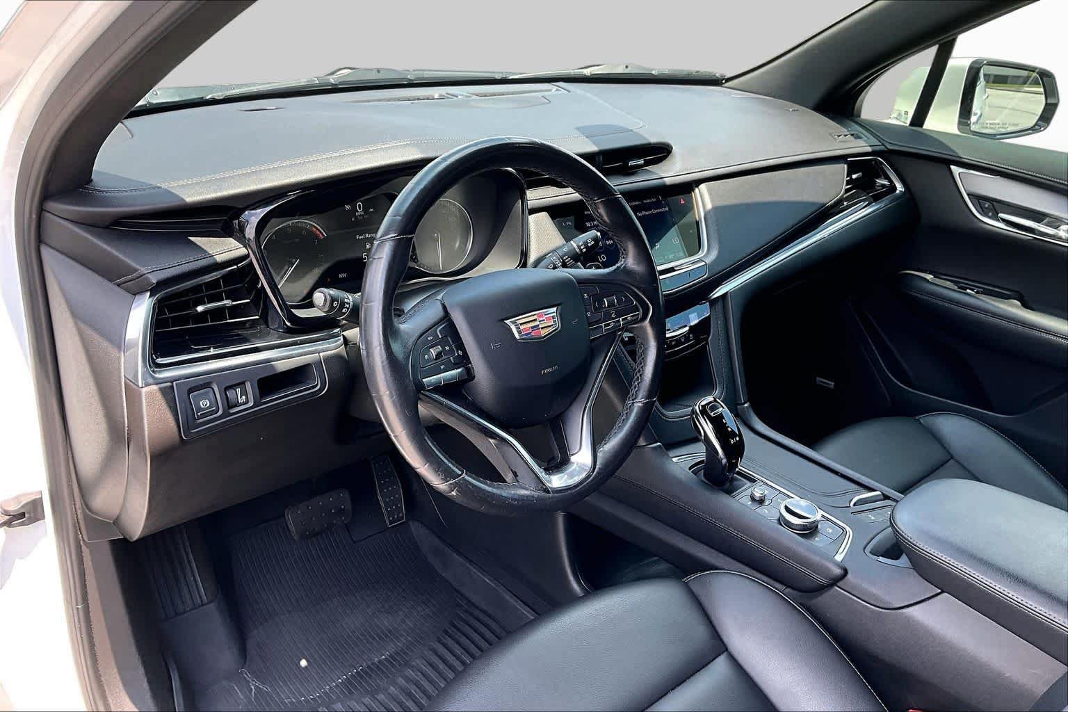 Used 2021 Crystal White Tricoat Cadillac Luxury image 18