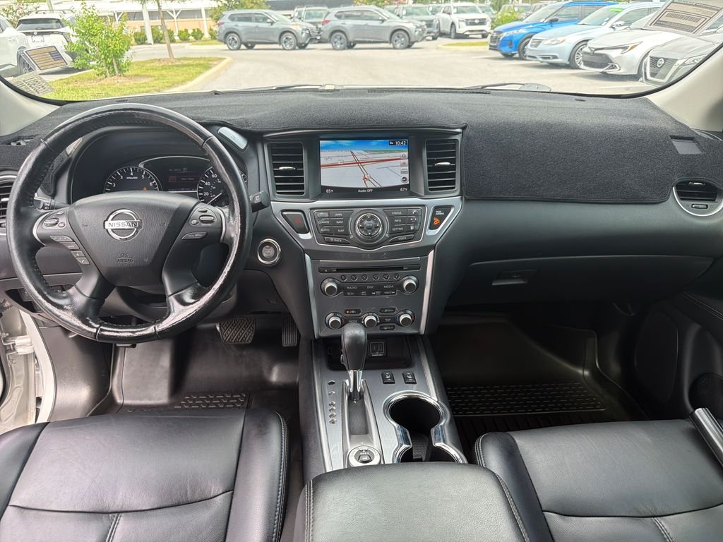 Used 2020 Silver Nissan SL image 31