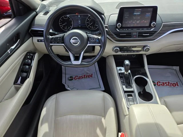 Used 2022 Red Nissan 2.5 SL image 14