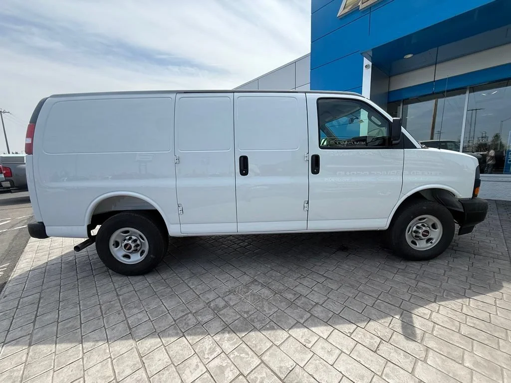 New 2026 Summit White GMC Work Van image 12