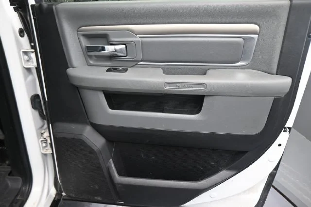 Used 2016 White Ram SLT image 15