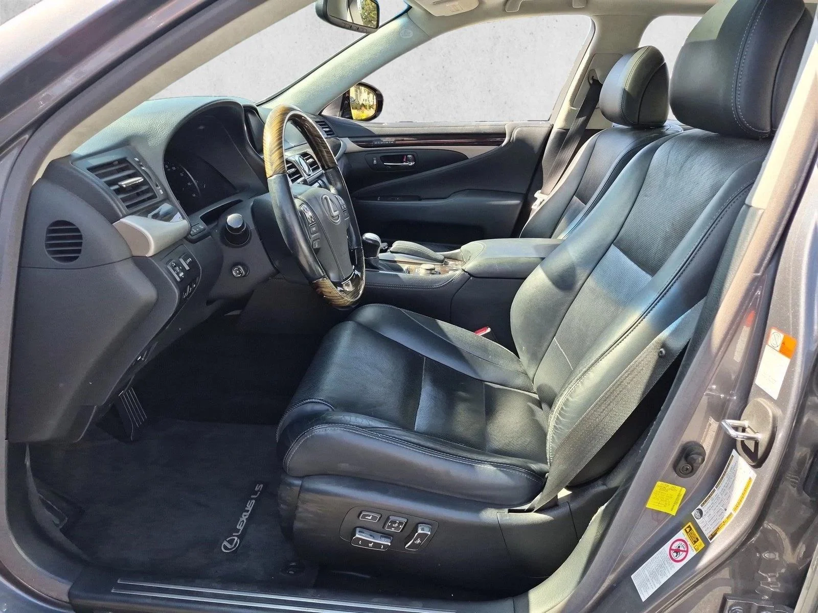 Used 2015 Nebula Gray Pearl Lexus  image 16