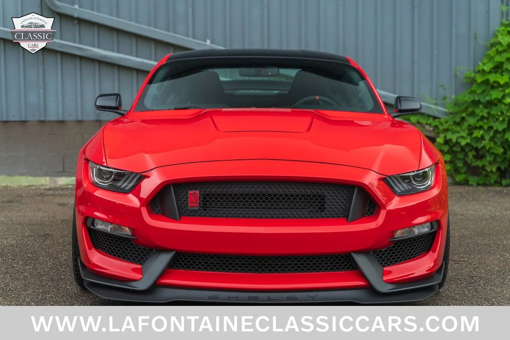 Used 2017 Red Ford Shelby GT350R image 4