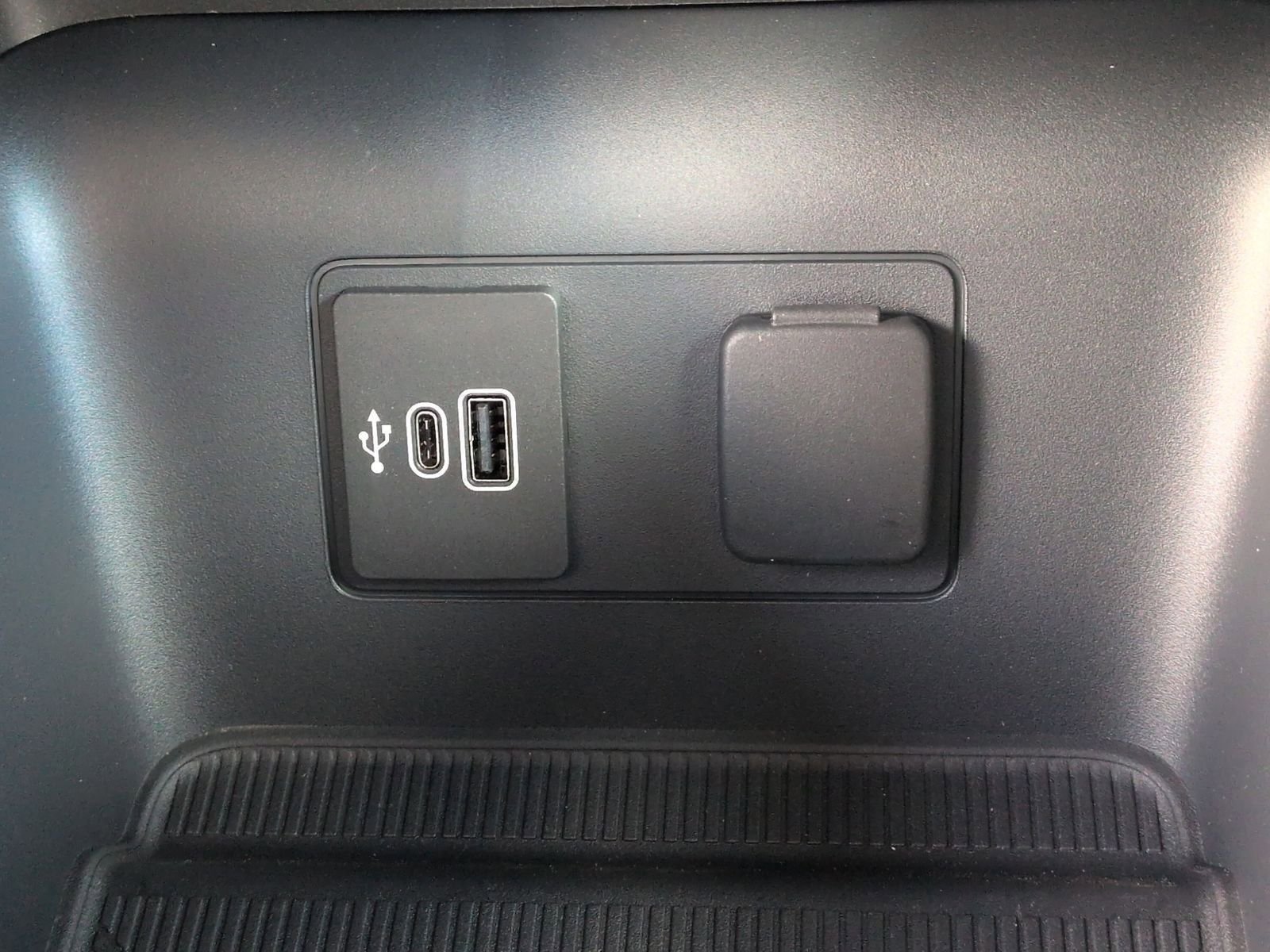 2026 Ford Explorer Active - Photo 32