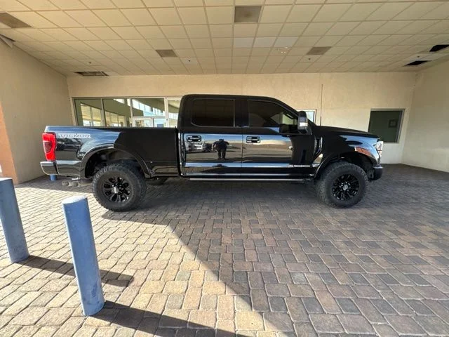 Used 2022 Black Metallic Ford Lariat image 3