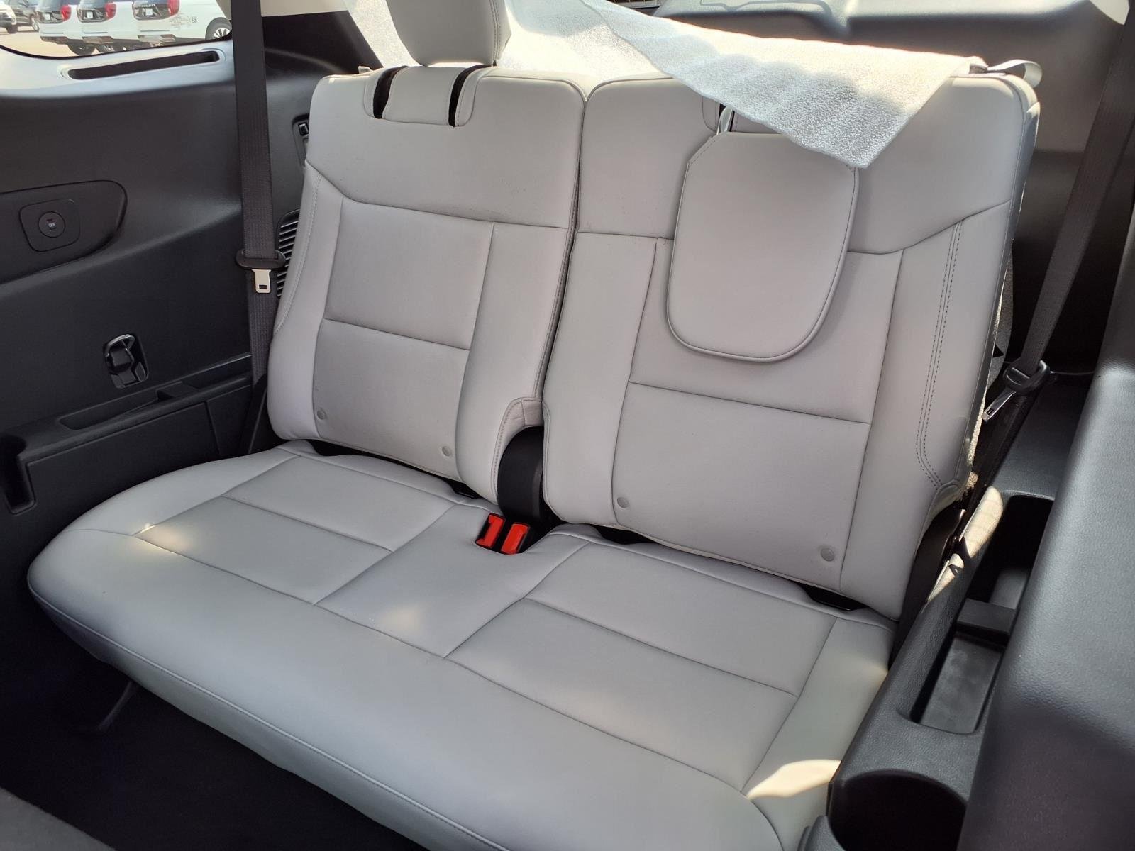 New 2026 Star White Metallic Tri-Coat Ford Platinum™ image 22
