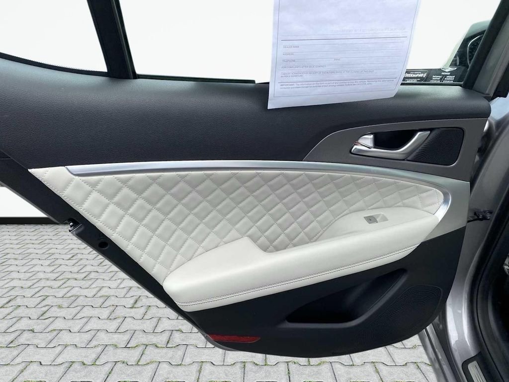 2025 GENESIS G70 Sport Advanced - Photo 30
