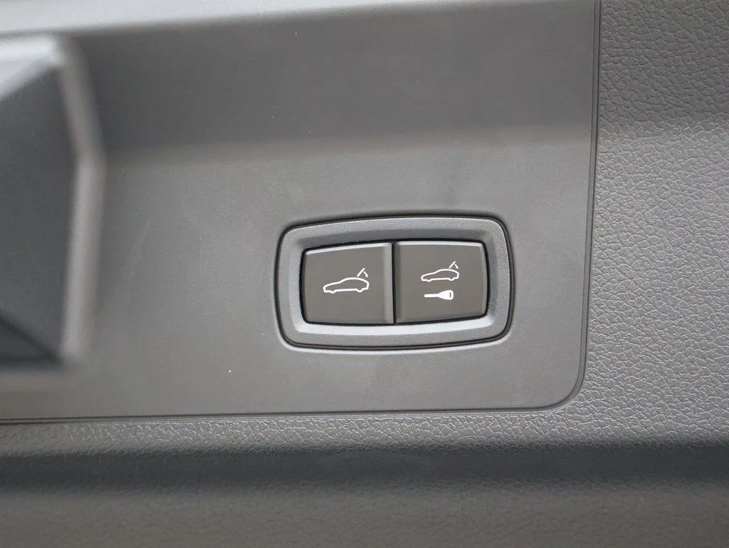 Used 2025 Dolomite Silver Metallic Porsche 4 image 17