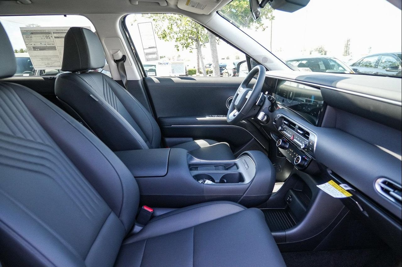 New 2026 Black Hyundai SEL image 17