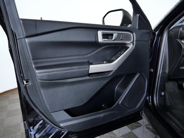 Used 2023 Black Ford XLT image 17