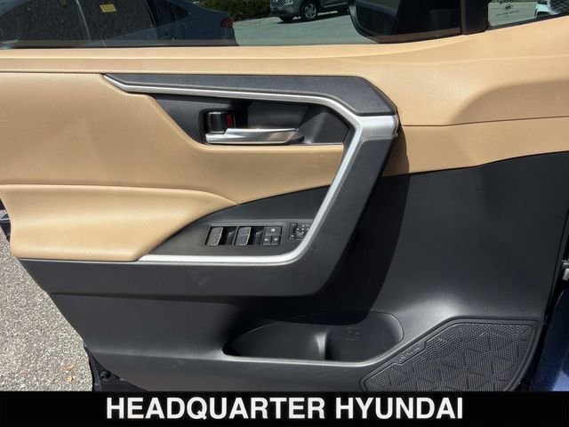 Used 2022 Blue Toyota XLE Premium image 7