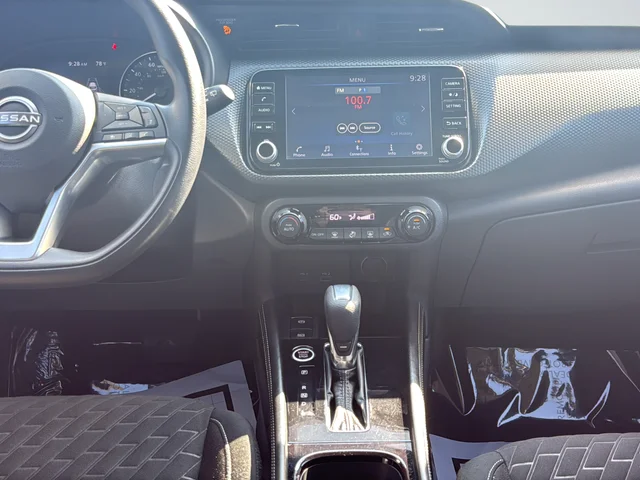 Used 2022 Gray Nissan SV image 29
