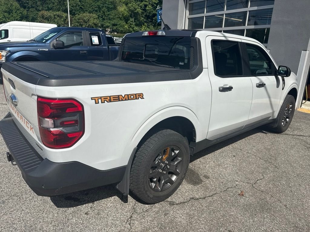 Used 2023 White Ford Lariat image 8
